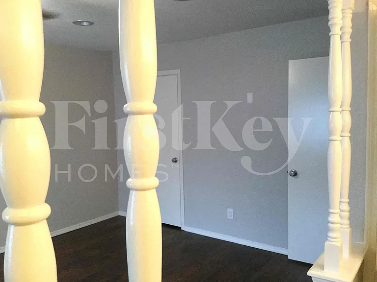 717 Redbud Dr — Photo 11