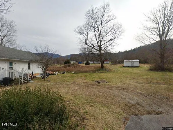 135 Unaka View Dr, Erwin, TN 37650