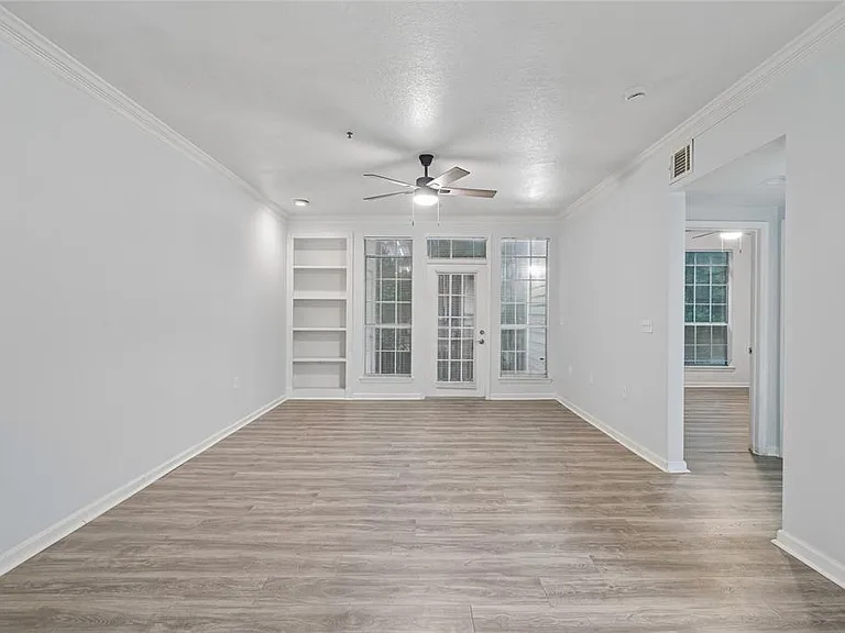 5211 Bay Club Cir — Photo 4