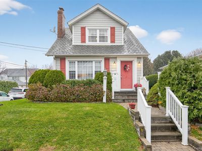51 Park Avenue, New Hyde Park, NY, 11040