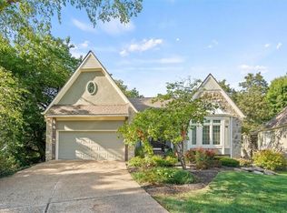 12626 Cedar St, Leawood, KS 66209