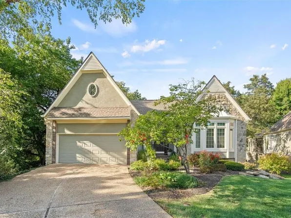 12626 Cedar St, Leawood, KS 66209