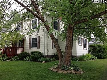 2nd image of 1725 Redwood Ave