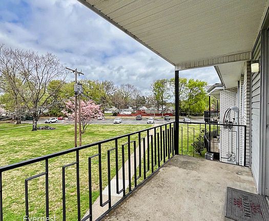 4th image of 613 Hillsboro Rd APT B27