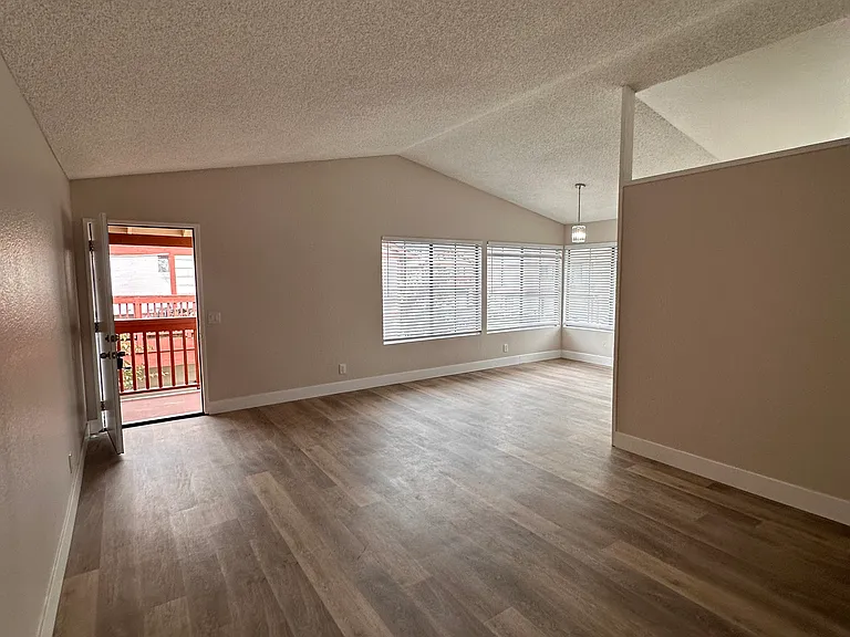 7386 Saddle Rd #B — Photo 25