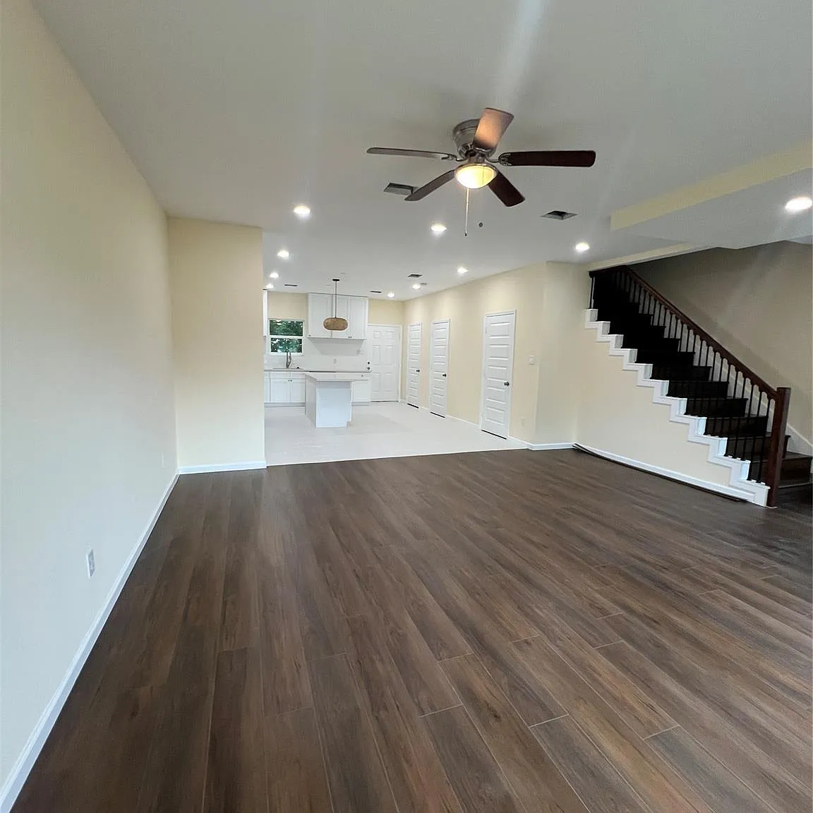 3 bed, 2.5 bath, $2,200 — Photo 2