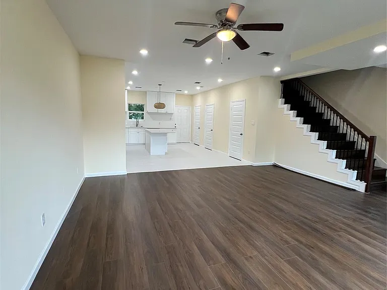 3516 Sparrow St — Photo 2