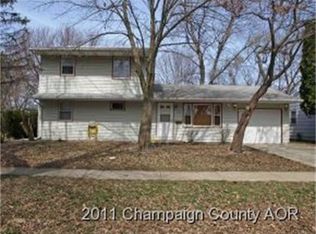 2304 Lantern Hill Dr, Urbana, IL 61802