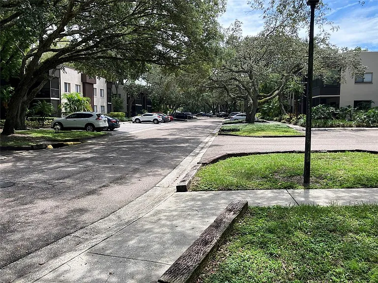 11703 Raintree Village Blvd #B — Photo 54