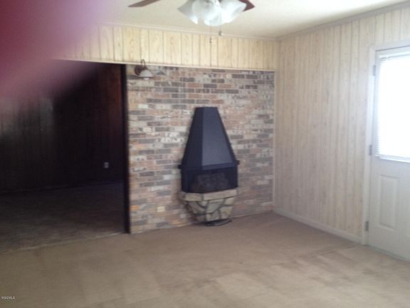2nd image of 2432 Oxford Dr