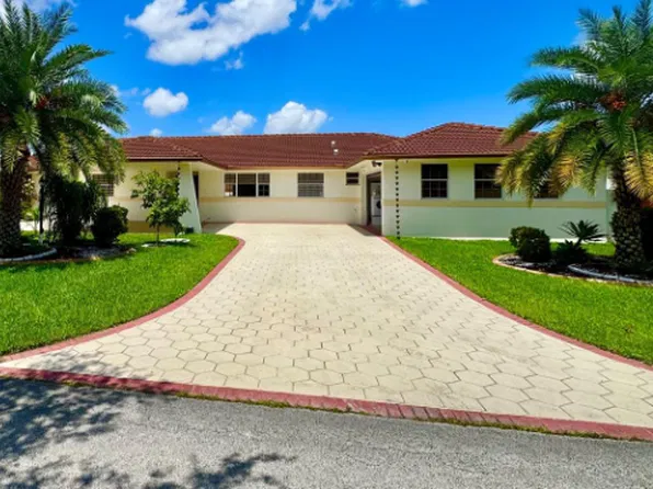 18701 Wentworth Dr, Miami Gardens, FL 33015