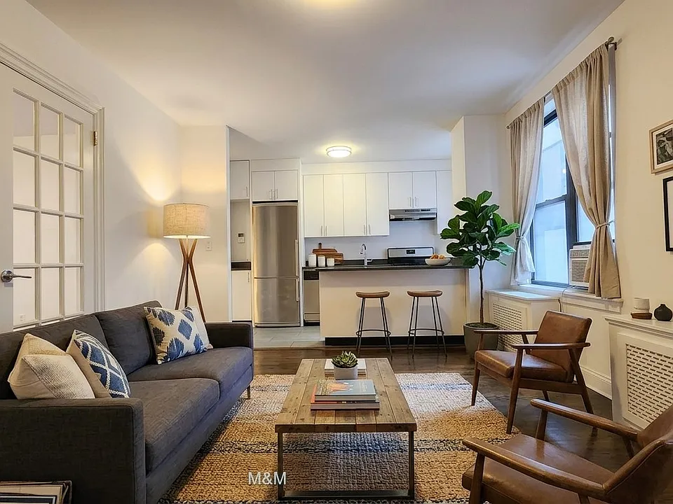 140 W 55th St #4D