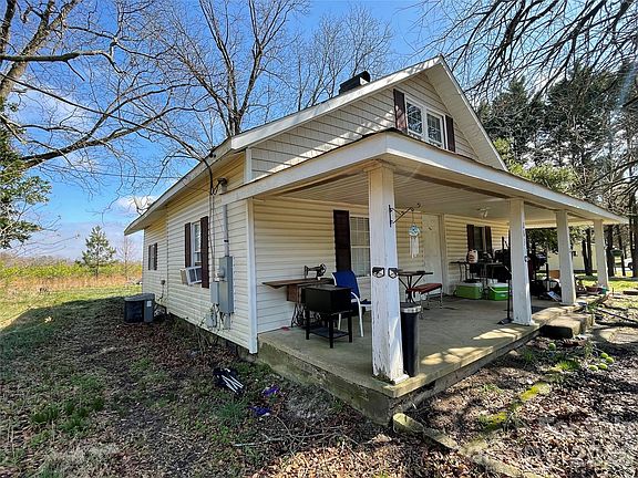 4th image of 2831 Bettis Rd