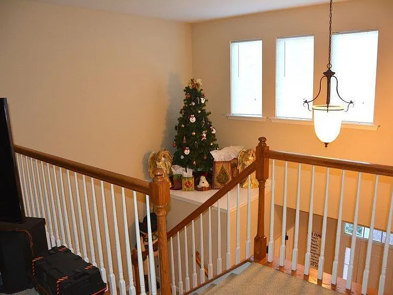 1066 Kingston Grove Dr — Photo 10