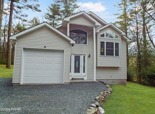 141 Center Rd, Dingmans Ferry, PA 18328