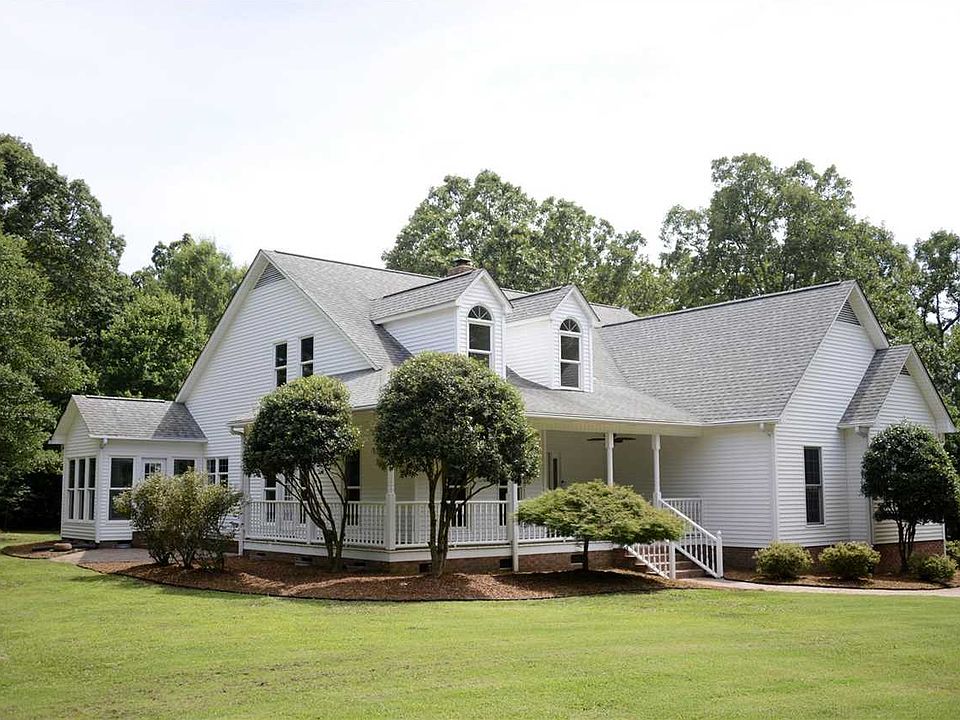 1st image of 766 Ravenwood Dr