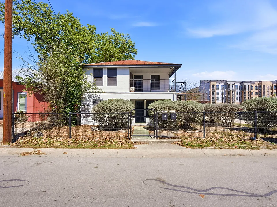 127 Clay St #2