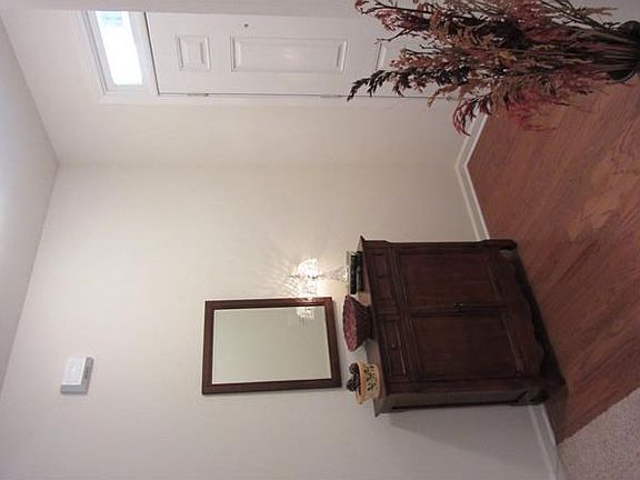 3rd image of 19 Highland Pointe Cir W