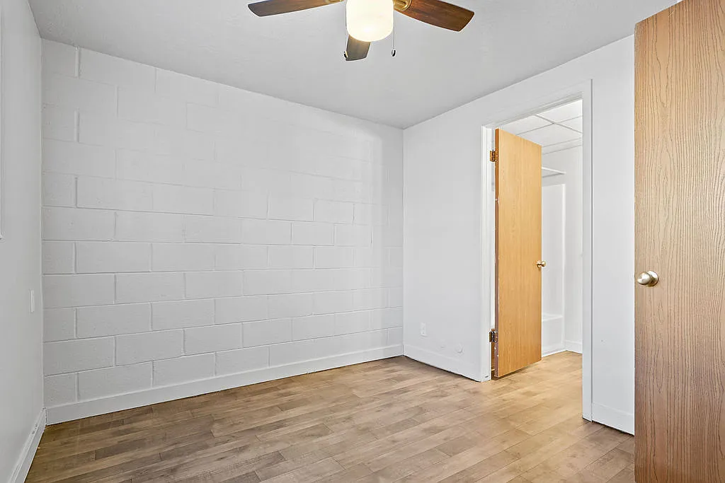 Building Photo - Twin Creek Apartments