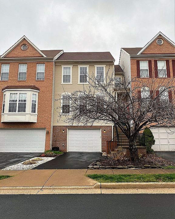 1st image of 21195 Millwood Sq