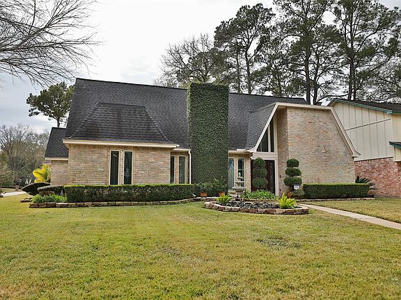 3rd image of 15123 Carols Way Dr