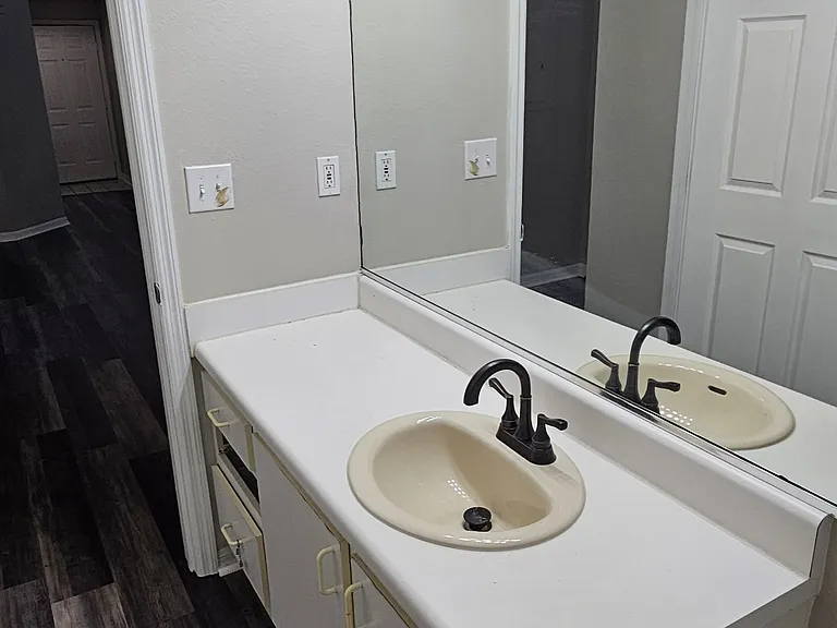 5614 Pinnacle Heights Cir #201 — Photo 22