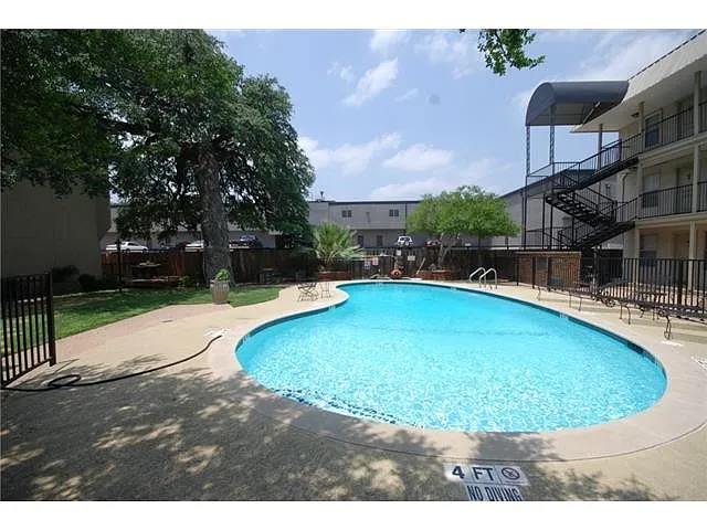 Building Photo - 910 Duncan Ln #61