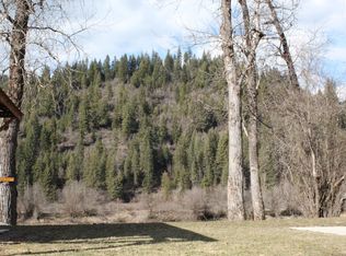 121 W Riverside Dr, Saint Maries, ID 83861