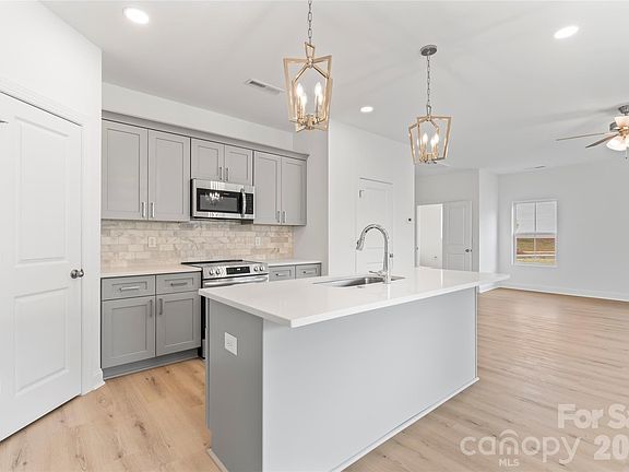 4th image of 1560 Solitude Ct #11