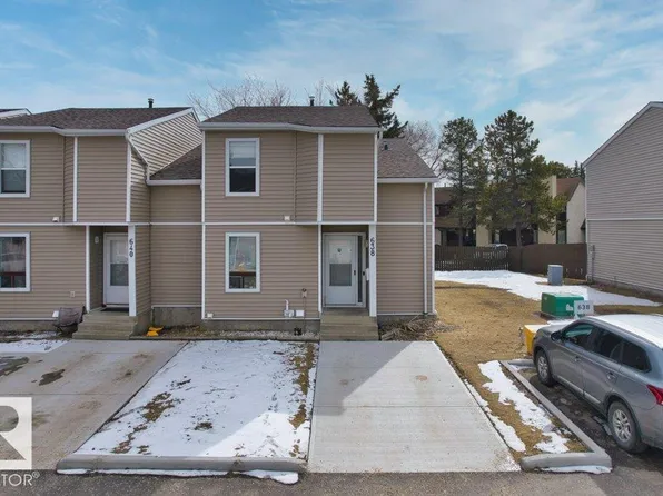 638 Saddleback Rd NW, Edmonton, AB T6J 4Z3