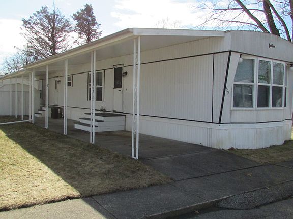 4th image of 102 Hemlock Dr