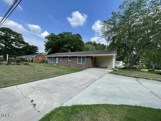 3 bed, 1.5 bath, $1,600 — Photo 2