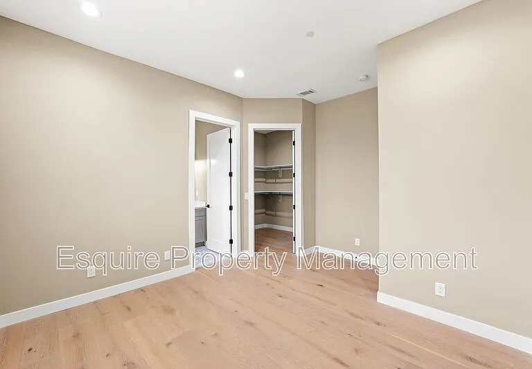 545 Carty Dr — Photo 20