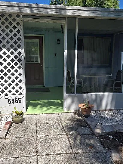 5464 Phillips St — Photo 10
