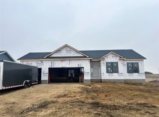 7515 Country Ridge Dr NW, Cedar Rapids, IA 52405