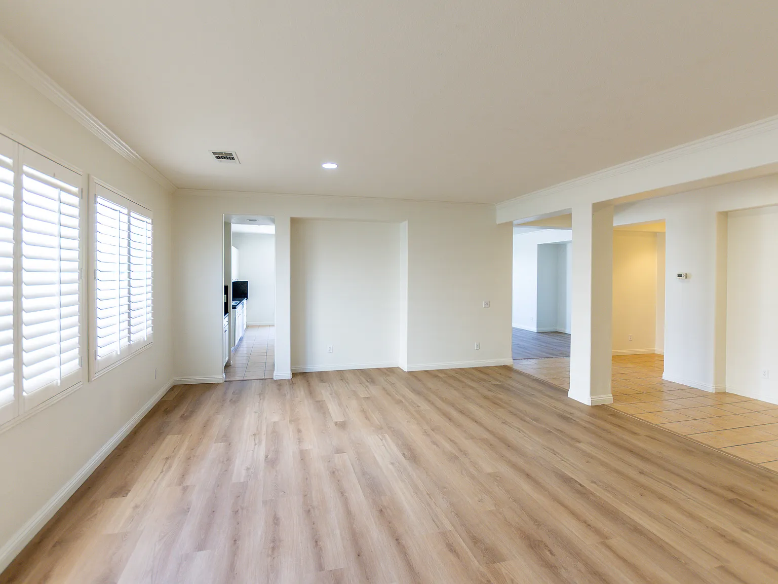 3 bed, 2.5 bath, 2475 sqft, $2,500 — Photo 3