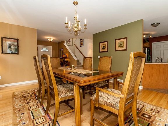 2nd image of 33 Timbira Dr