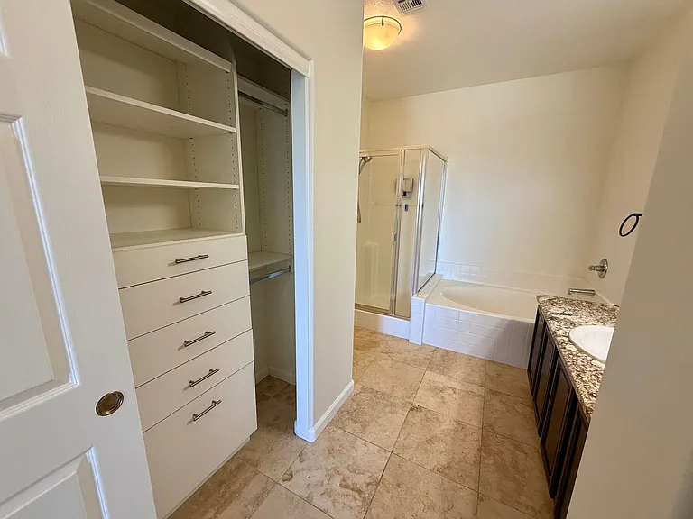 704 Peachy Canyon Cir #202 — Photo 28