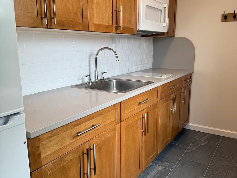 139 Windsor Rd #2C — Photo 9