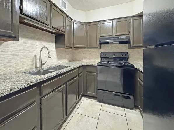 Los Cedros Apartments