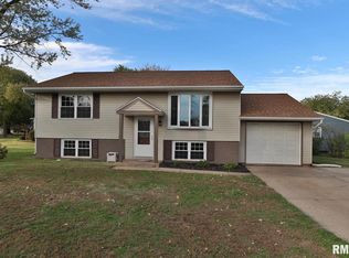 1301 Georgeanna Dr, Pekin, IL