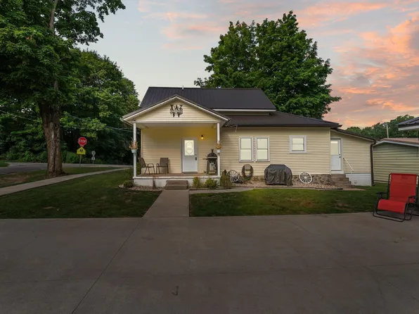 214 W Steuben St, Lagrange, IN 46761