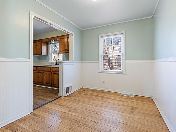 4th image of 1918 21st St