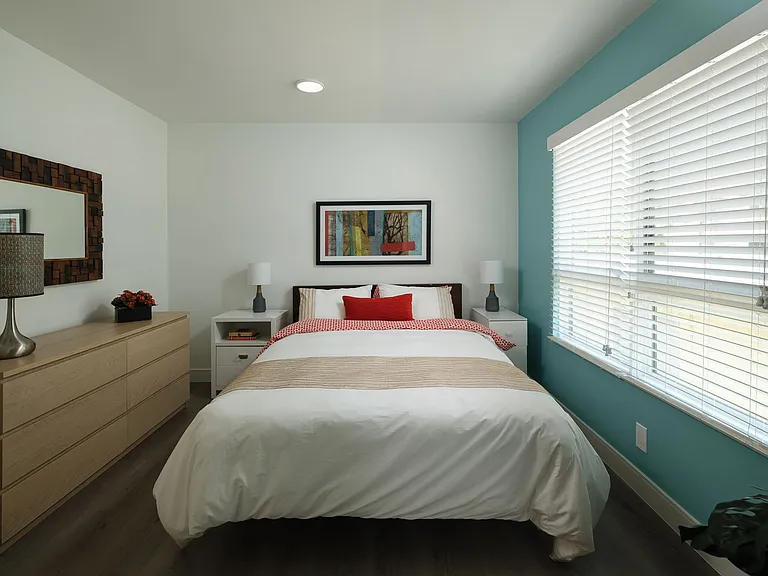 Spacious 2 Bed Townhouses! * Best Koreatown Location * Washer & Dryer * Bidet — Photo 26