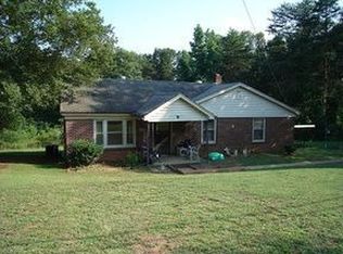 15 Lamont Ln, Greenville, SC 29611