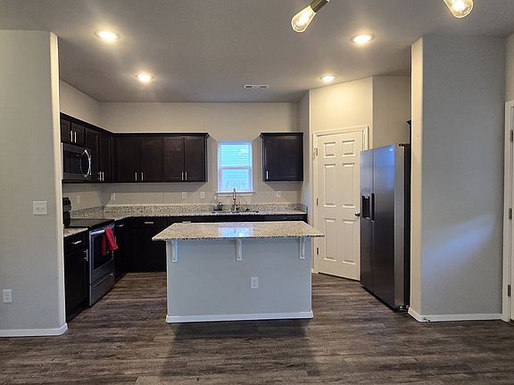 4th image of 2461 N Gooseberry Ln