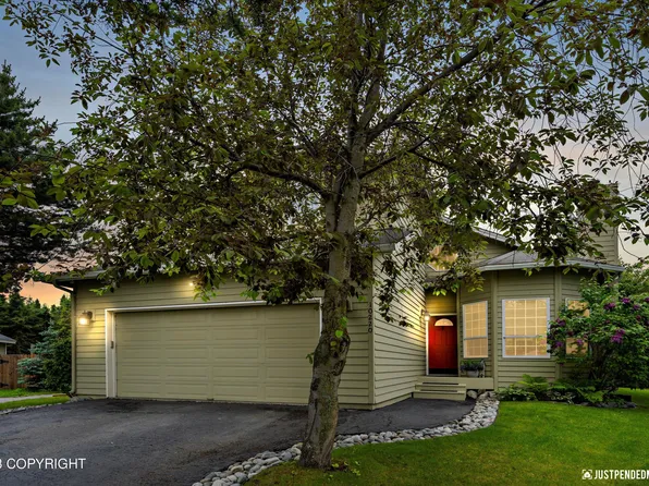 10220 Sextant Cir, Anchorage, AK 99515