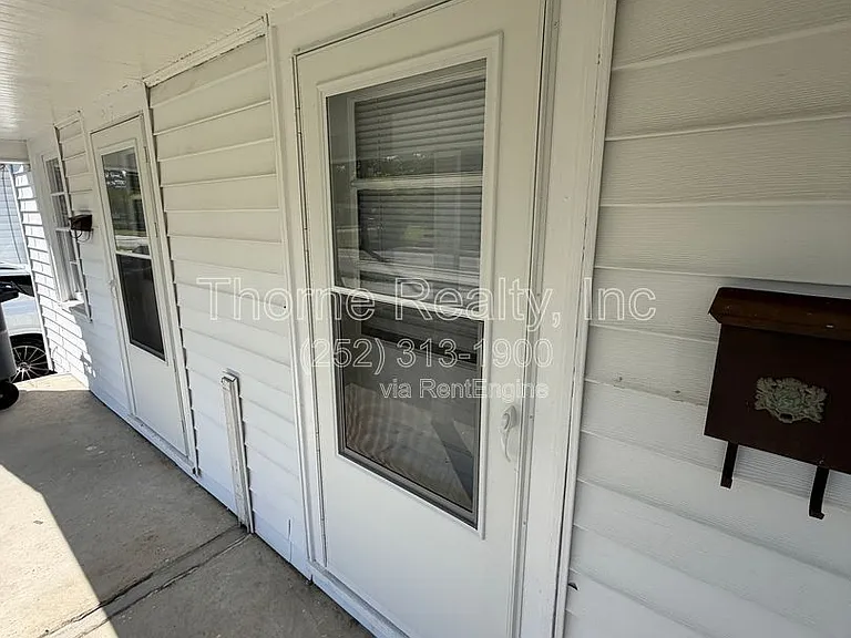 912 Nashville Rd — Photo 2
