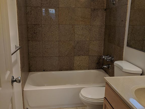 3rd image of 4457 Kansas St #2