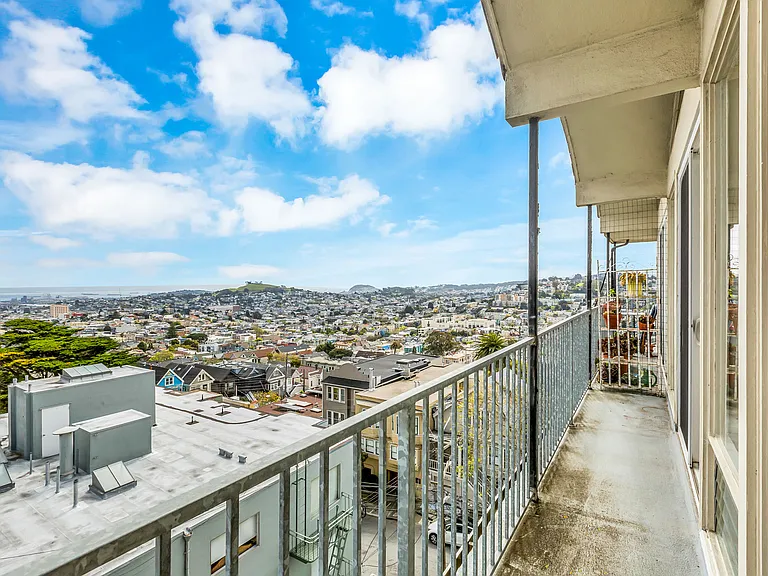 642 Alvarado — Photo 2